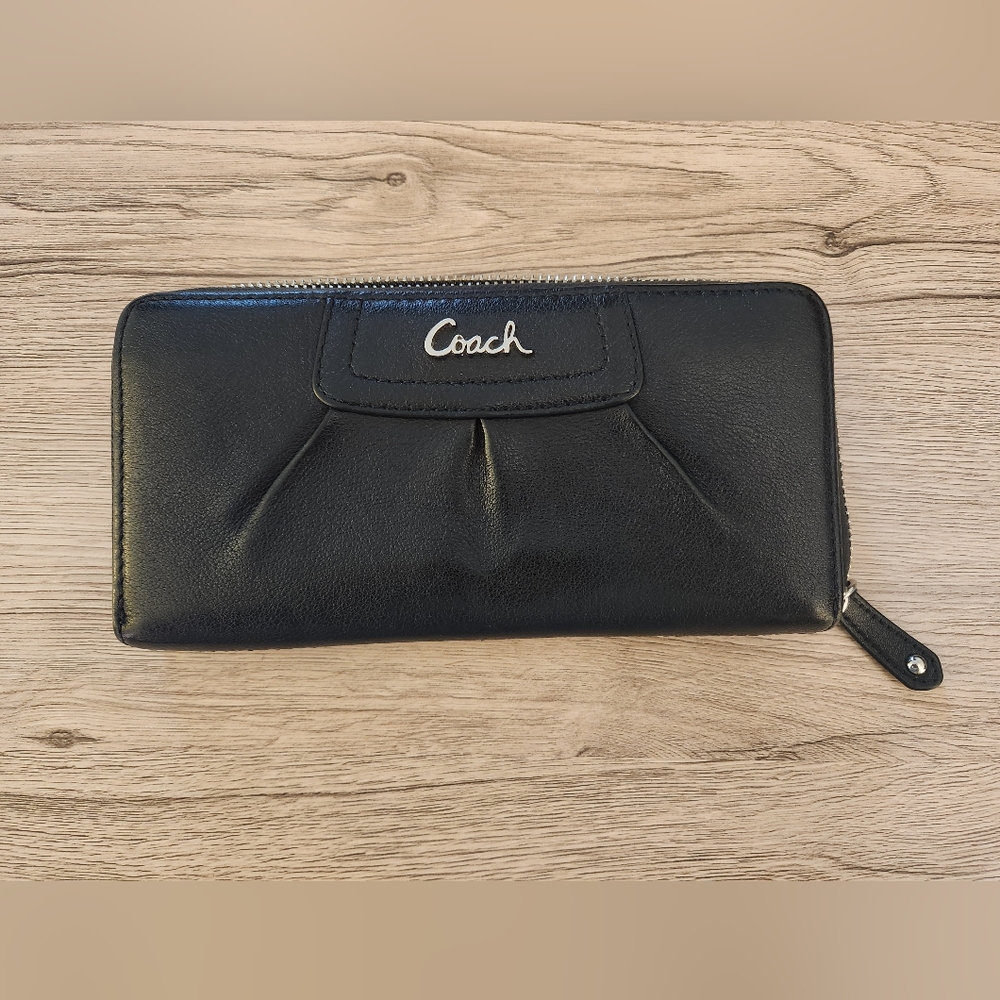 COACH Accordion Wallet